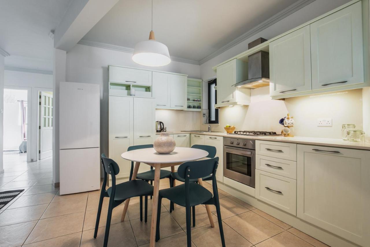 Stylish 3 Bedroom Apartment - St. Julians - 5 Mins From Balluta Bay San Ġiljan Exterior foto